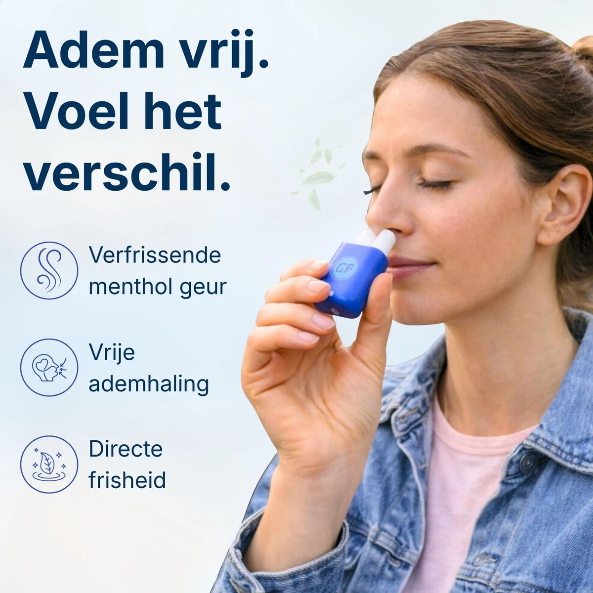 Frau atmet mit dem Comformidable Duo Nasal Inhaler ein, für sofortige Frische und freies Atmen